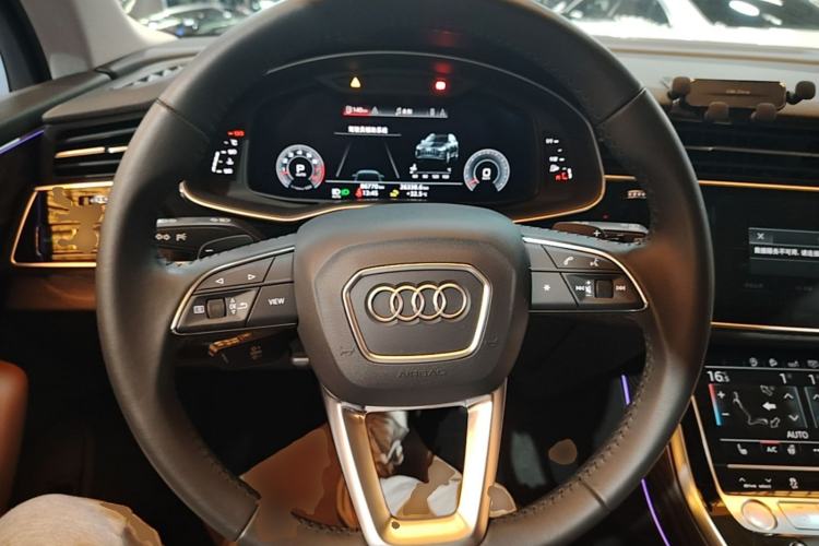 Used Audi Q7 2020 55 TFSI quattro S line sports model Steering Wheel