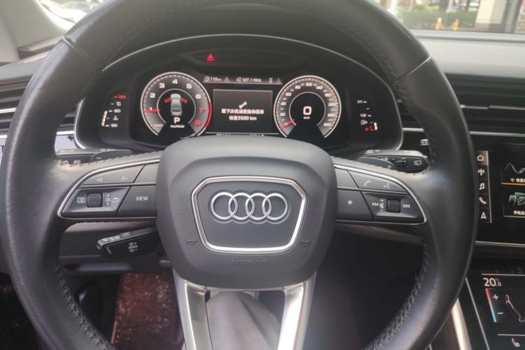 Used Audi Q7 2020 55 TFSI quattro S line sports model Steering Wheel