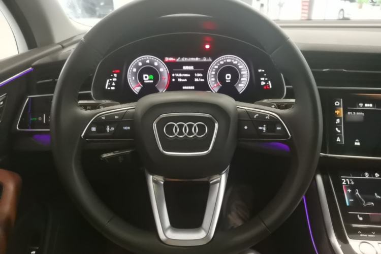 Used Audi Q7 2020 55 TFSI quattro Black Warrior Exclusive Edition Steering Wheel
