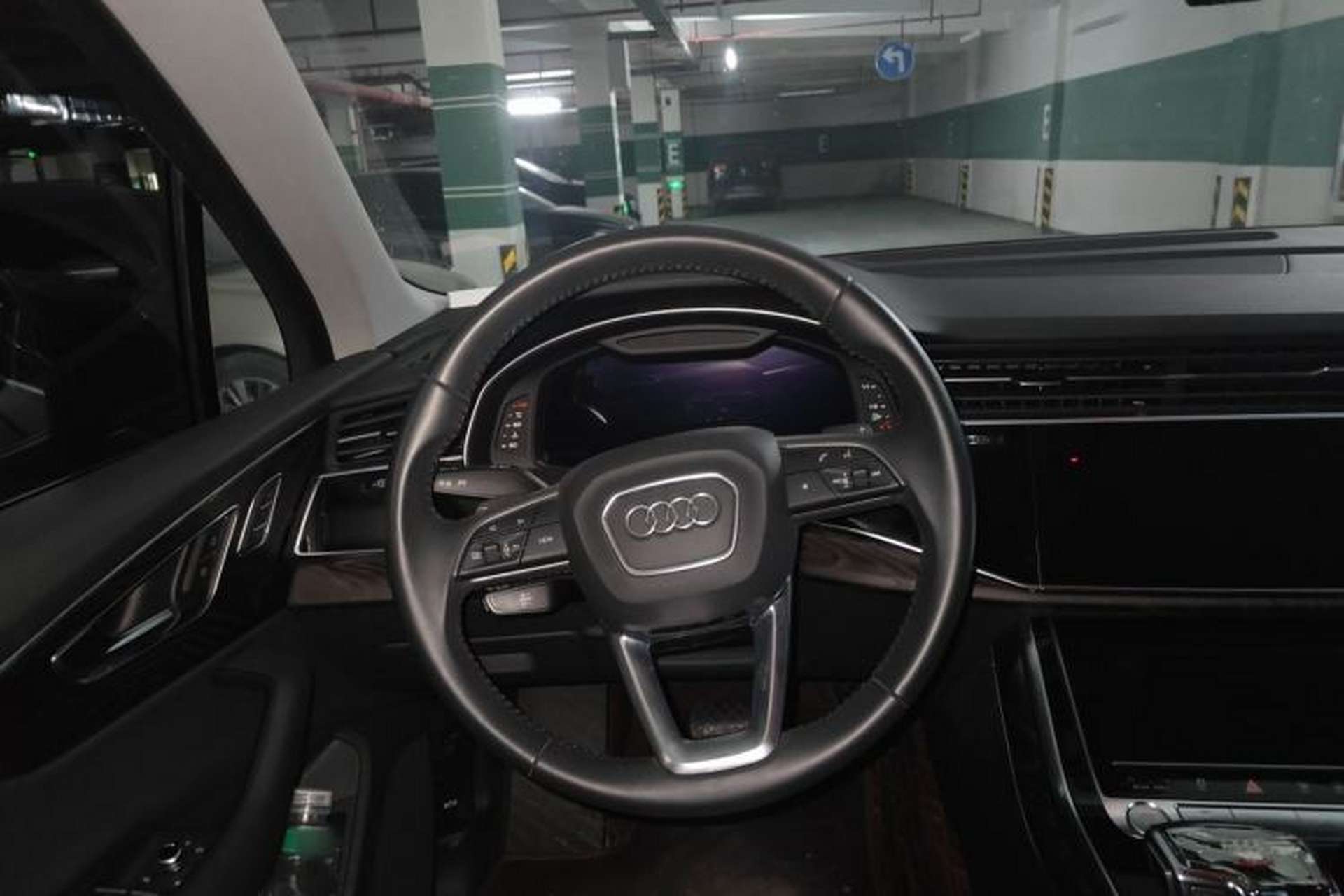 Used Audi Q7 2020 55 TFSI quattro S line sports model Steering Wheel