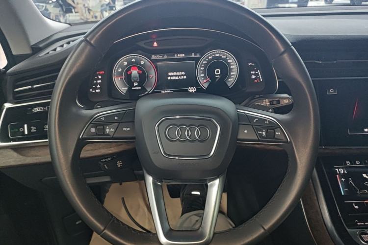 Used Audi Q7 2020 55 TFSI quattro S line sports model Steering Wheel