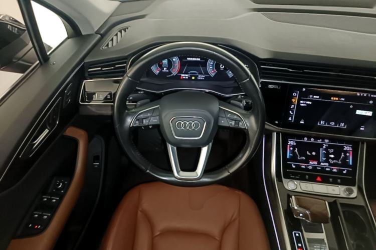Used Audi Q7 2020 55 TFSI quattro S line sports model Steering Wheel