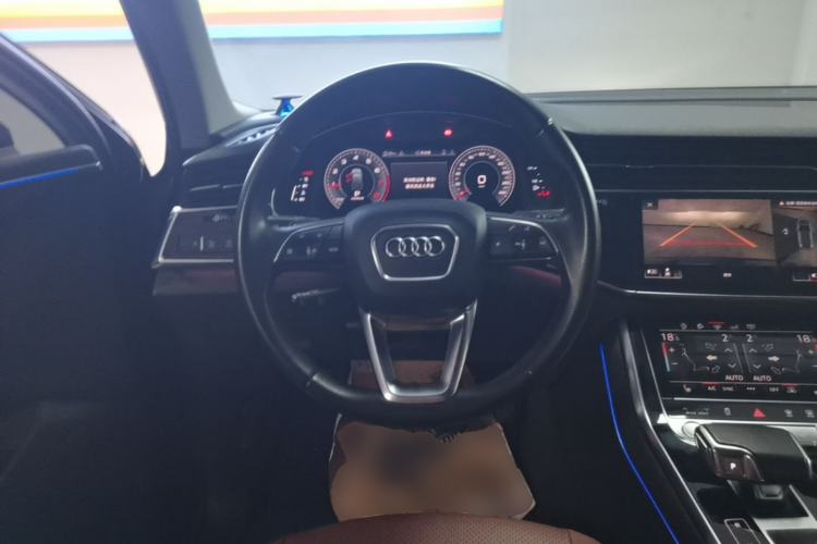 Used Audi Q7 2020 55 TFSI quattro S line sports model Steering Wheel