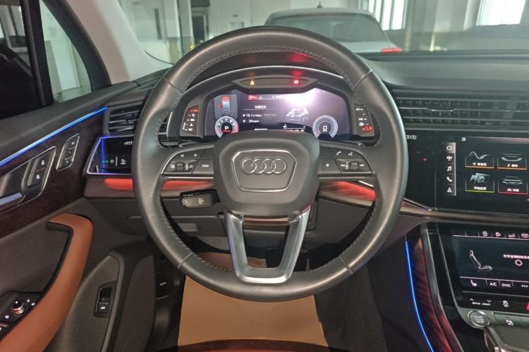 Used Audi Q7 2020 55 TFSI quattro S line sports model Steering Wheel