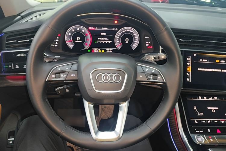 Used Audi Q7 2020 55 TFSI quattro S line sports model Steering Wheel