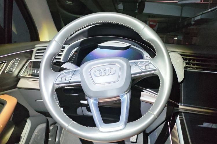 Used Audi Q7 2020 55 TFSI quattro S line sports model Steering Wheel