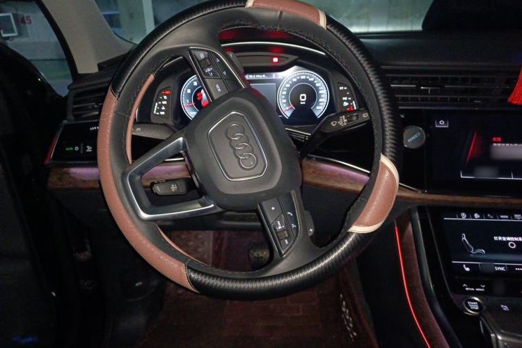 Used Audi Q7 2020 55 TFSI quattro S line sports model Steering Wheel