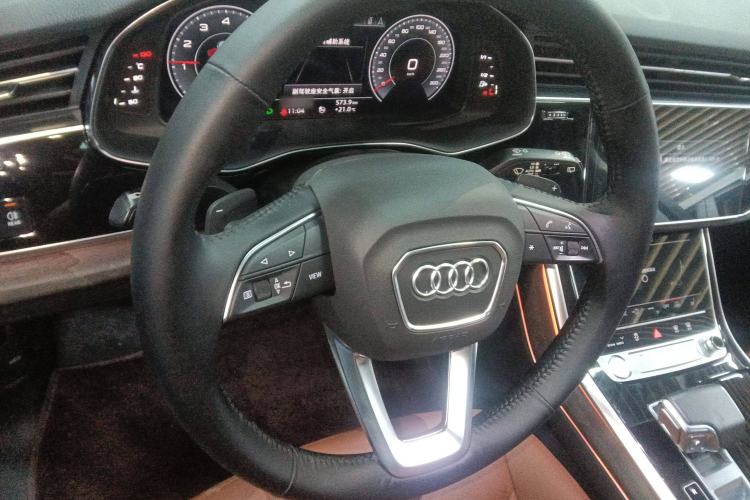 Used Audi Q7 2020 55 TFSI quattro S line sports model Steering Wheel