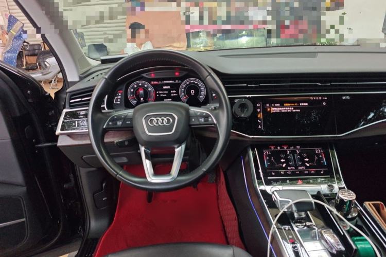 Used Audi Q7 2020 55 TFSI quattro S line sports model Steering Wheel