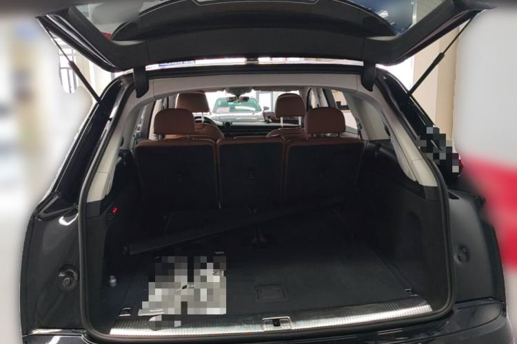 Used Audi Q7 2020 55 TFSI quattro S line sports model Trunk