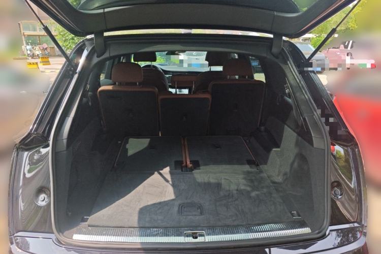 Used Audi Q7 2020 55 TFSI quattro S line sports model Trunk