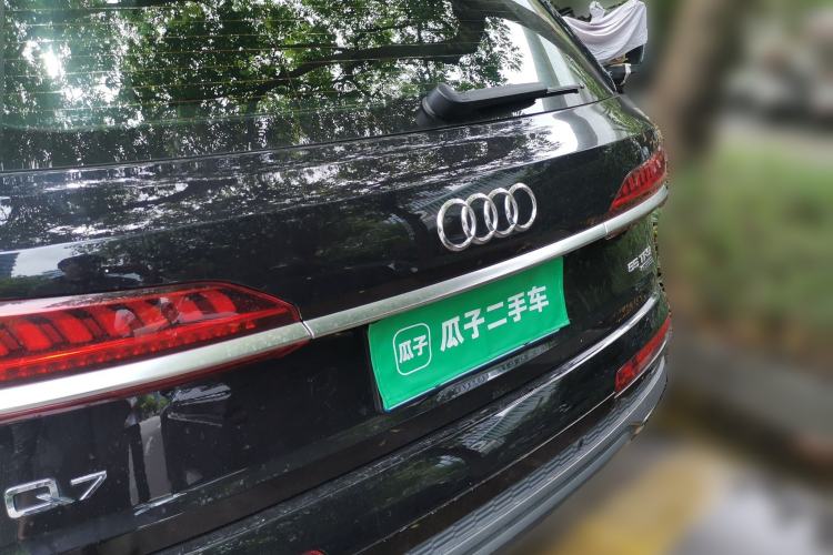 Used Audi Q7 2020 55 TFSI quattro S line sports model Trunk