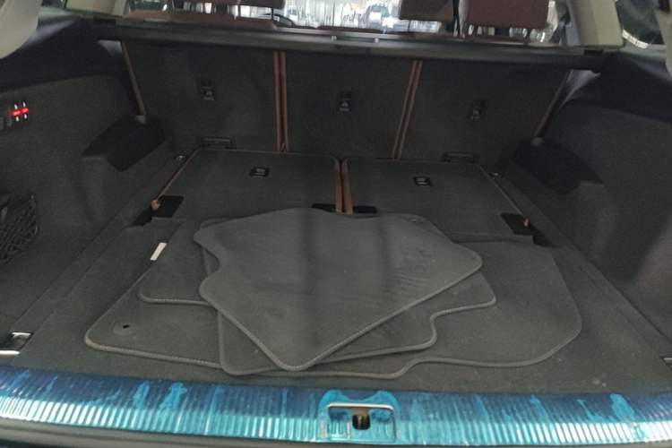 Used Audi Q7 2020 55 TFSI quattro S line sports model Trunk