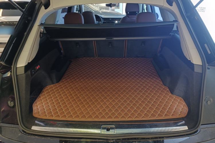 Used Audi Q7 2020 55 TFSI quattro S line sports model Trunk