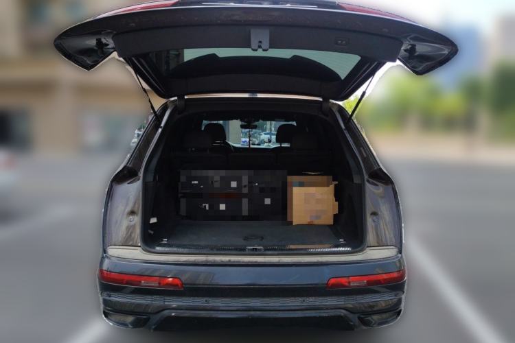 Used Audi Q7 2020 55 TFSI quattro S line sports model Trunk