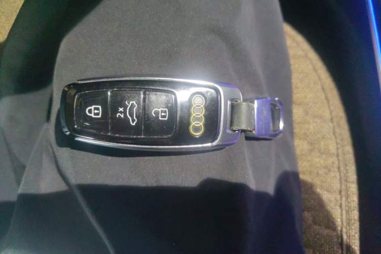 Used Audi Q7 2020 55 TFSI quattro S line sports model Vehicle Key