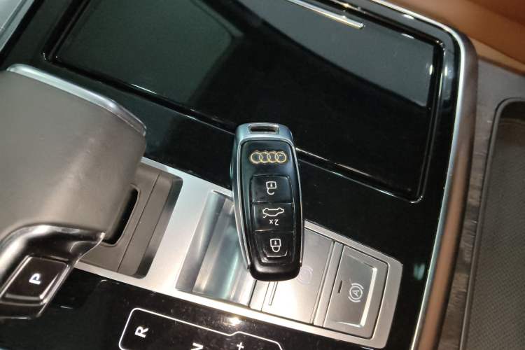 Used Audi Q7 2020 55 TFSI quattro S line sports model Vehicle Key
