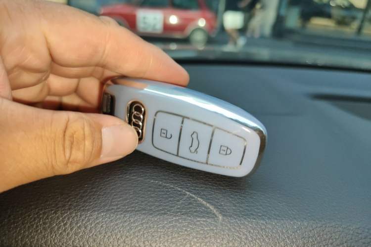 Used Audi Q7 2020 55 TFSI quattro S line sports model Vehicle Key