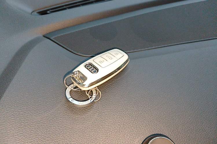 Used Audi Q7 2020 55 TFSI quattro S line sports model Vehicle Key