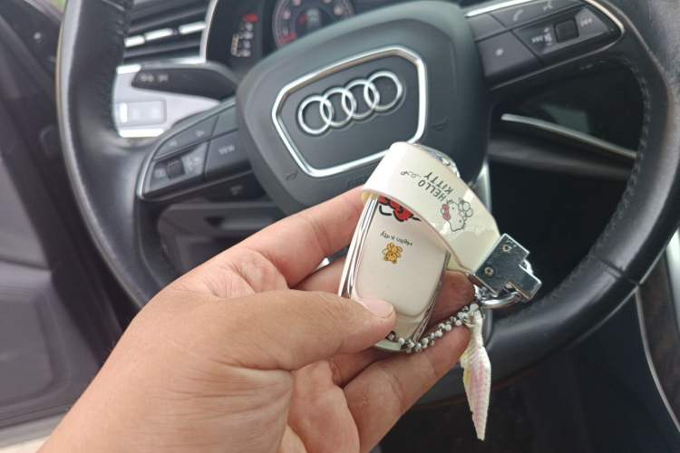 Used Audi Q7 2020 55 TFSI quattro S line sports model Vehicle Key