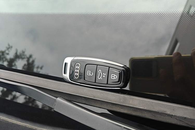 Used Audi Q7 2020 55 TFSI quattro S line sports model Vehicle Key