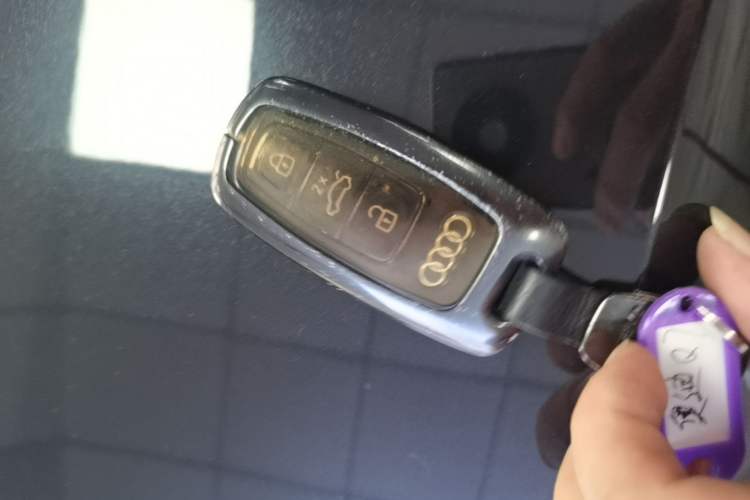 Used Audi Q7 2020 55 TFSI quattro S line sports model Vehicle Key