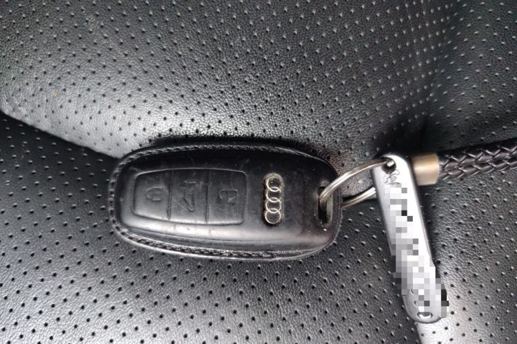 Used Audi Q7 2020 55 TFSI quattro S line sports model Vehicle Key