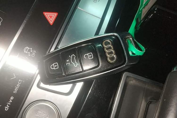 Used Audi Q7 2020 55 TFSI quattro S line sports model Vehicle Key