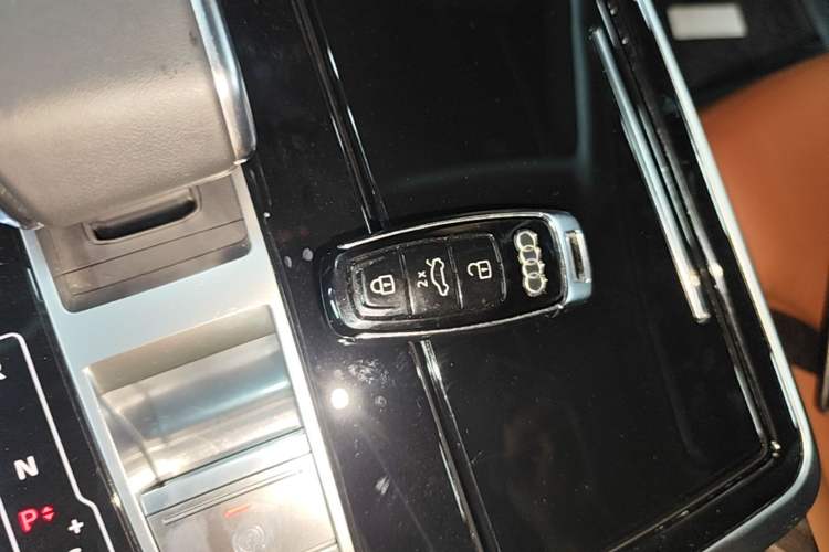 Used Audi Q7 2020 55 TFSI quattro S line sports model Vehicle Key