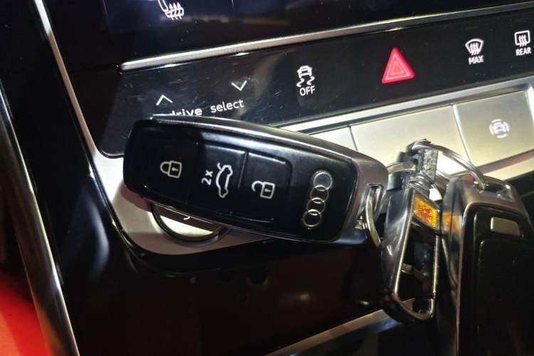 Used Audi Q7 2020 55 TFSI quattro S line sports model Vehicle Key