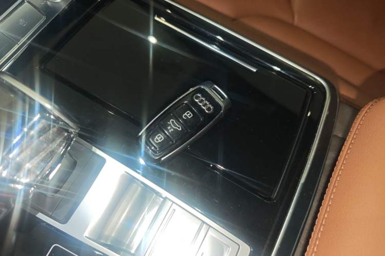Used Audi Q7 2020 55 TFSI quattro S line sports model Vehicle Key