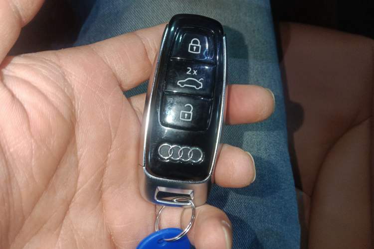 Used Audi Q7 2020 55 TFSI quattro S line sports model Vehicle Key
