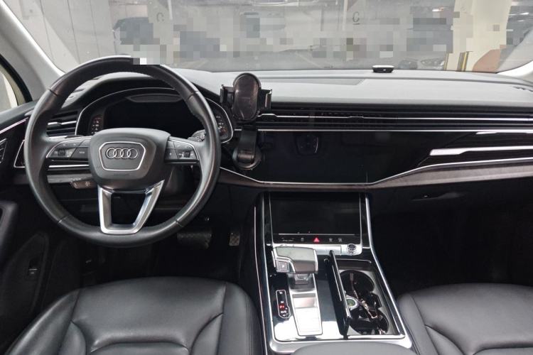 Used Audi Q7 2020 55 TFSI quattro S line sports model Center Console