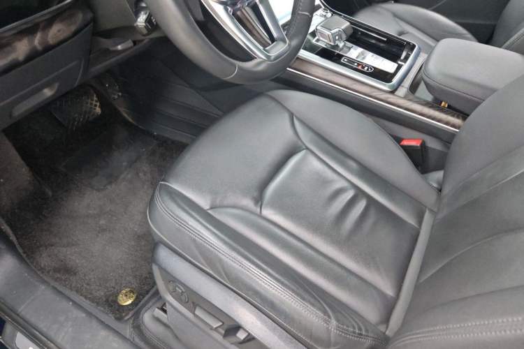 Used Audi Q7 2020 55 TFSI quattro S line sports model Driver Seat