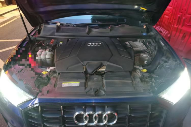 Used Audi Q7 2020 55 TFSI quattro S line sports model Engine Bay