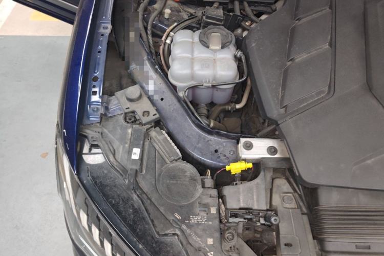 Used Audi Q7 2020 55 TFSI quattro S line sports model Engine Bay Right