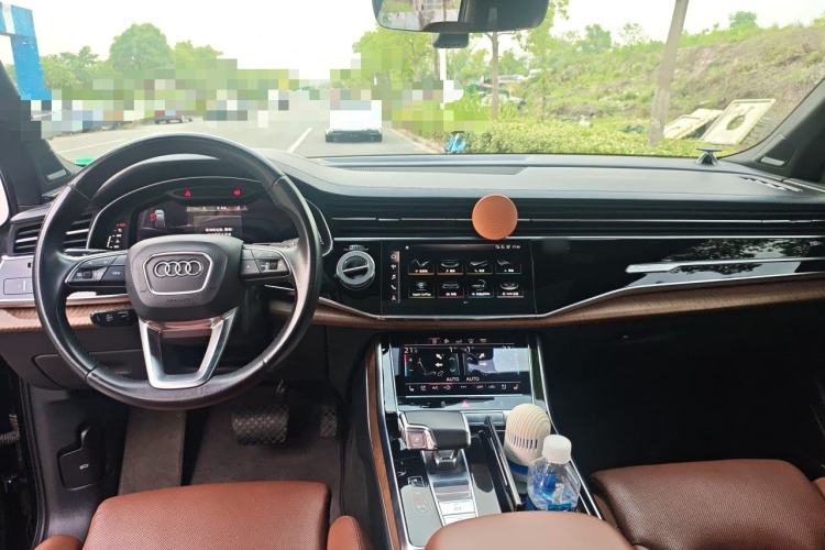 Used Audi Q7 2020 55 TFSI quattro Prestige Exclusive Edition Center Console