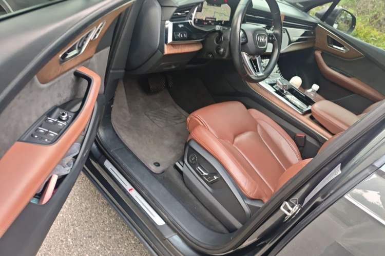 Used Audi Q7 2020 55 TFSI quattro Prestige Exclusive Edition Driver Seat
