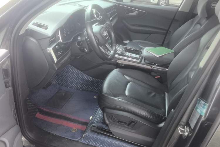 Used Audi Q7 2020 55 TFSI quattro S line sports model Driver Seat