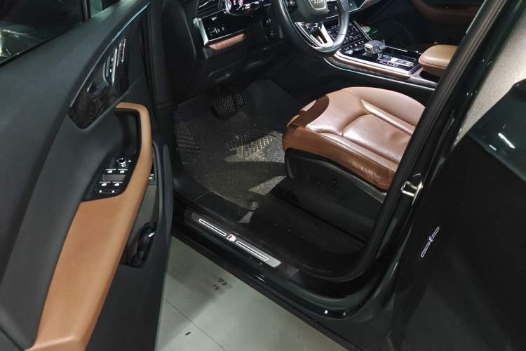Used Audi Q7 2020 55 TFSI quattro S line sports model Driver Seat