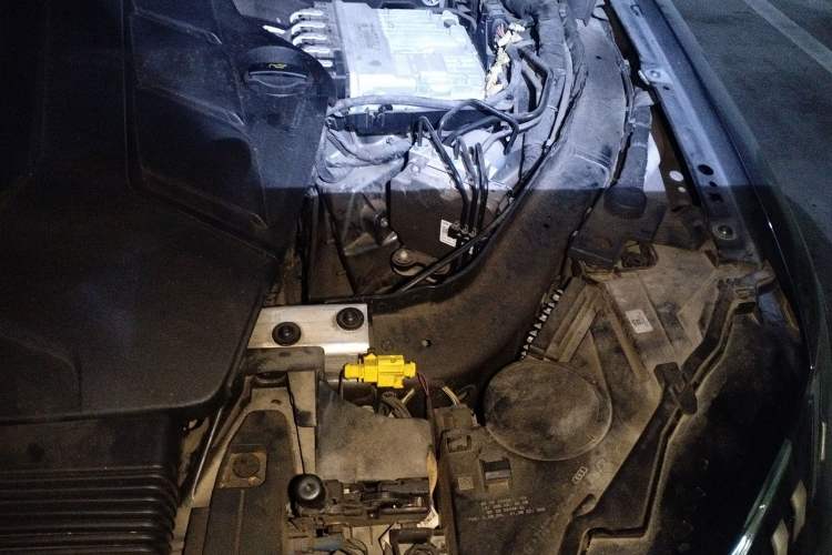 Used Audi Q7 2020 55 TFSI quattro S line sports model Engine Bay Left