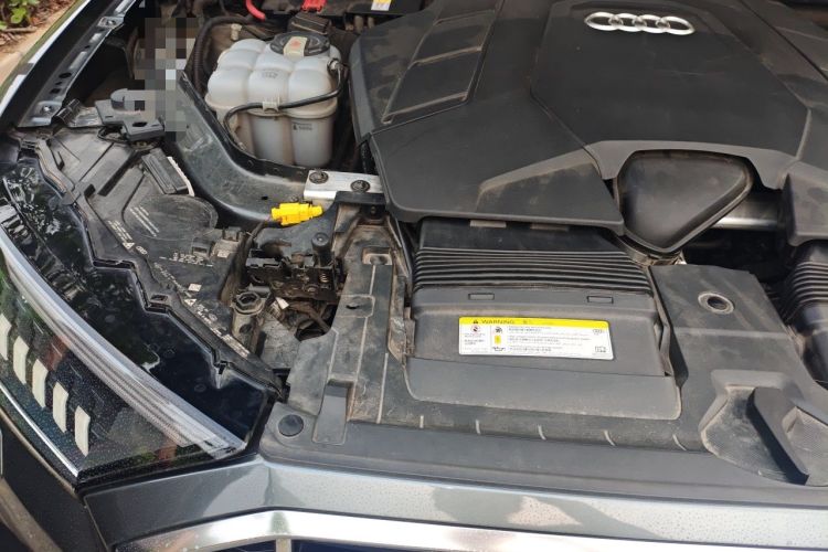 Used Audi Q7 2020 55 TFSI quattro Prestige Exclusive Edition Engine Bay Right