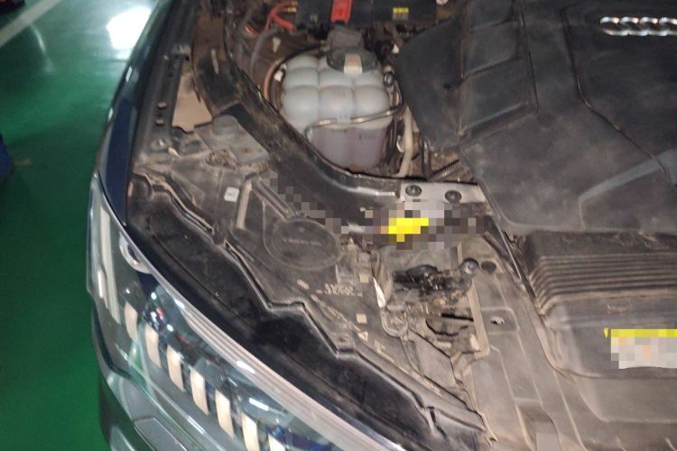 Used Audi Q7 2020 55 TFSI quattro S line sports model Engine Bay Right