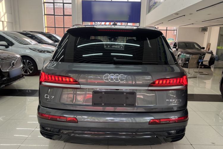 Used Audi Q7 2020 45 TFSI quattro S line Sport Limited Edition Exterior 4