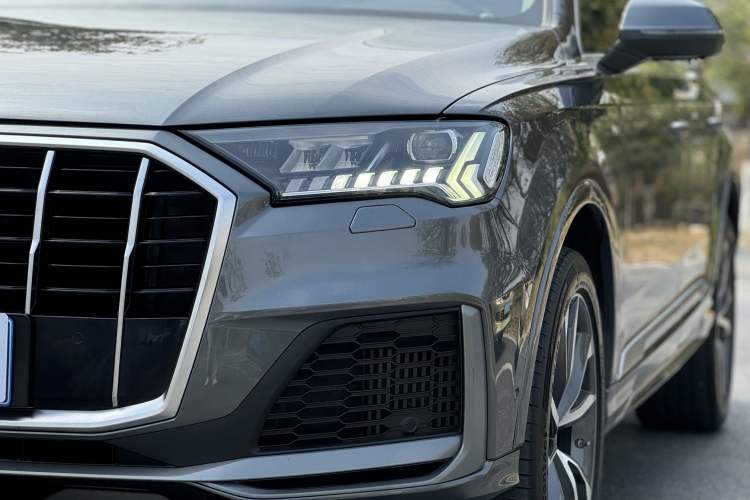 Used Audi Q7 2020 55 TFSI quattro S line sports model Exterior 4