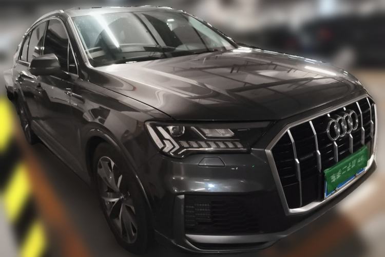 Used Audi Q7 2020 55 TFSI quattro S line sports model Front Right 45 Deg
