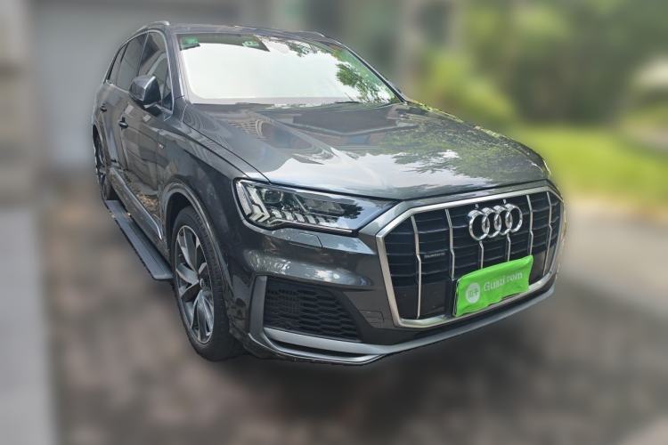 Used Audi Q7 2020 55 TFSI quattro S line sports model Front Right 45 Deg