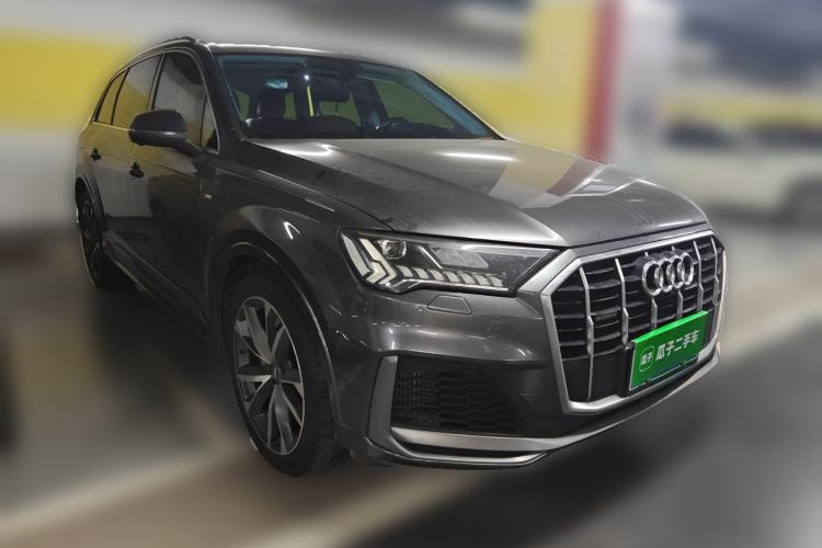 Used Audi Q7 2020 55 TFSI quattro S line sports model Front Right 45 Deg