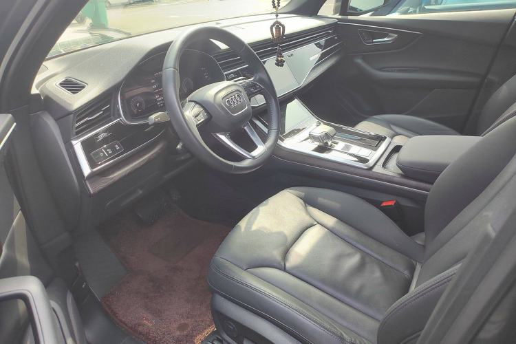 Used Audi Q7 2020 55 TFSI quattro S line sports model Interior 3
