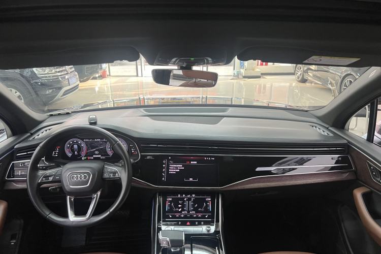 Used Audi Q7 2020 45 TFSI quattro S line Sport Limited Edition Interior 3
